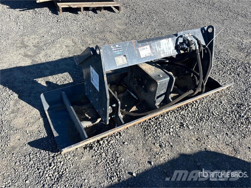 Landhonor VPC-11-72W 72 in 72 in Skid Steer Plate Compactor Vibrátorok
