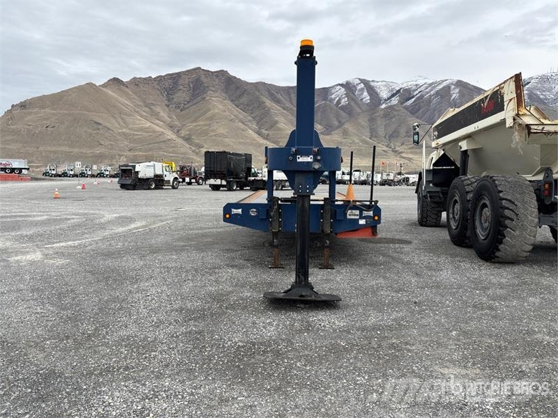 Landoll 24 ft S/A Gooseneck Equipment Trailer Auto pārvadāšanas treileri