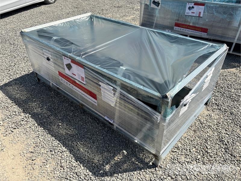 Landy 4IN1B72 72 in Multi-Purpose Skid Steer Bucket (Unu Kauhat