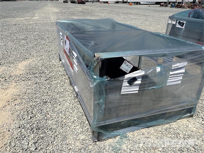 Landy 4IN1B72 72 in Multi-Purpose Skid Steer Bucket (Unu Kauhat
