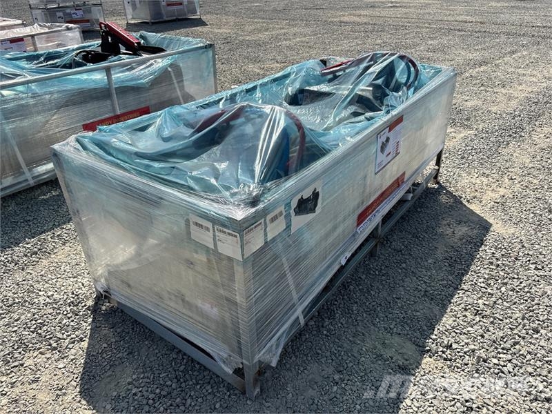 Landy GB85 85 in Skid Steer Grapple Bucket (Unused) Grapples