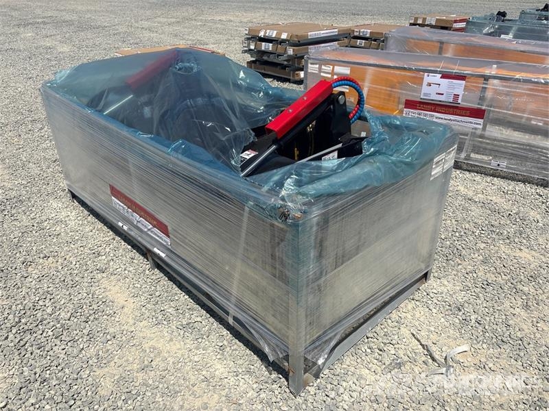 Landy GB85 85 in Skid Steer Grapple Bucket (Unused) Grapples