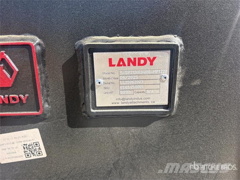 Landy SP84 84 in Skid Steer Snow Pusher (Unused) 刮雪板和犁