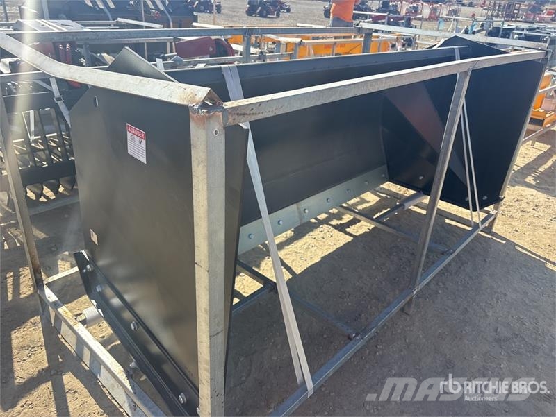 Landy SP84 84 in Skid Steer Snow Pusher (Unused) 刮雪板和犁