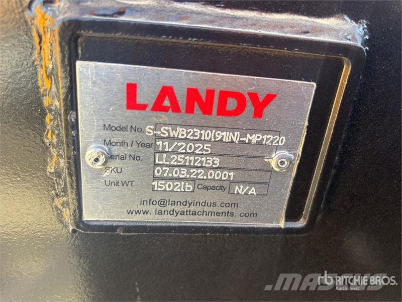 Landy SWB91 91 in Skid Steer Snow Pusher (Unused) 刮雪板和犁