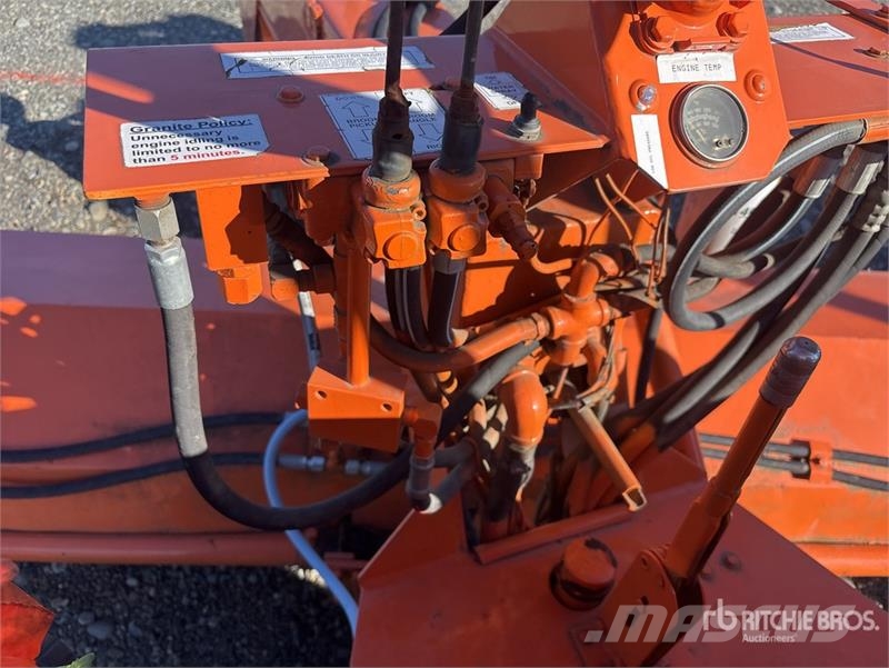 Lay-Mor Self-Propelled Broom 掃倉機