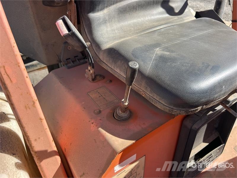 Lay-Mor Self-Propelled Broom 掃倉機