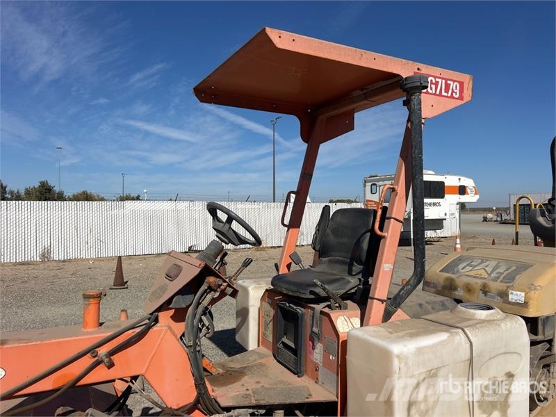 Lay-Mor Self-Propelled Broom 掃倉機