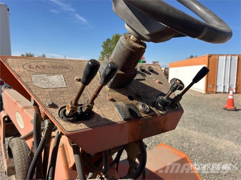 Lay-Mor Self-Propelled Broom 掃倉機