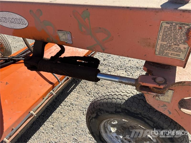 Lay-Mor Self-Propelled Broom 掃倉機