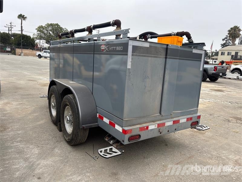 LDJ MTT920-G3 T/A Fuel Trailer Причепи-цистерни