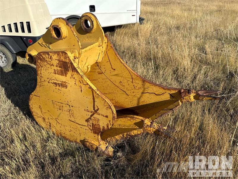 Leading Edge Attachments 26 in Digging Excavator Buckets