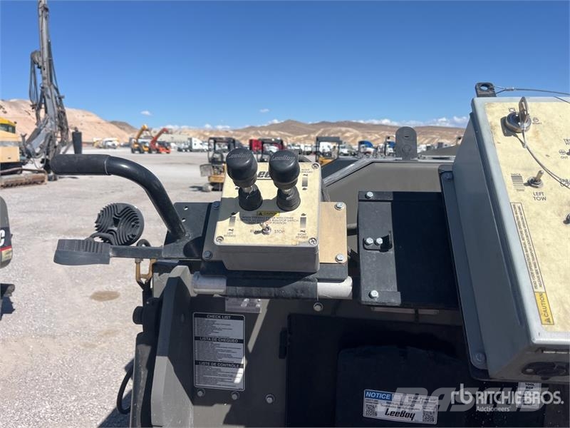 LeeBoy 8520C Track Asphalt Paver Машини за асфалт