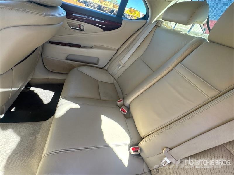 Lexus LS460 Automobile Cars