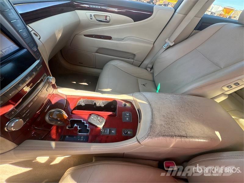 Lexus LS460 Automobile Cars