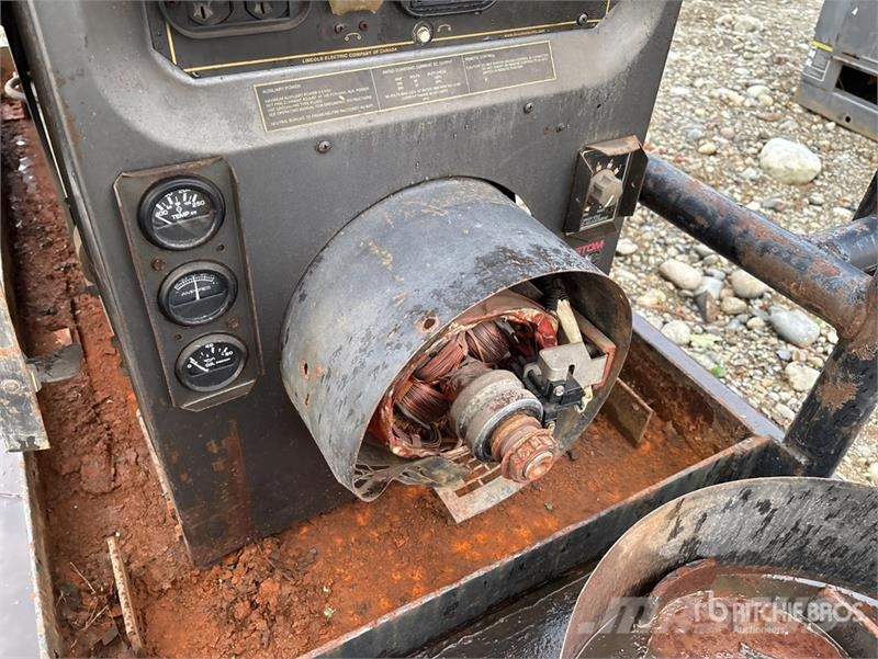 Lincoln Electric Electric Classic 300D 300 A Skid-Mounted Metināšanas iekārtas