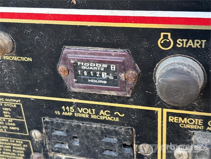 Lincoln Electric Electric SA250 325 A Engine Driven Welder Poste à souder