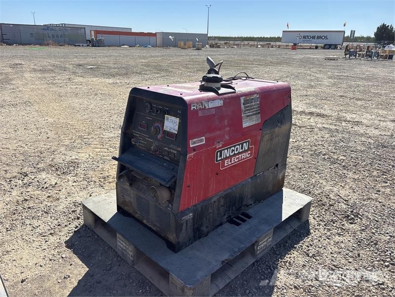 Lincoln Electric Electric 300 A Skid-Mounted Electric Weld Keevitusagregaadid
