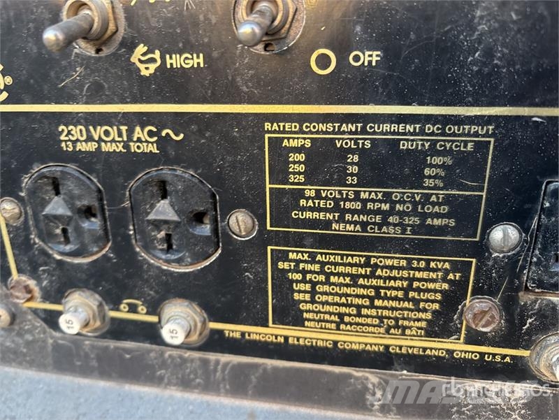 Lincoln Electric Electric SA250 325 A Engine Driven Welder Poste à souder