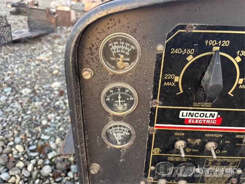 Lincoln Electric Electric SA250 325 A Engine Driven Welder Poste à souder