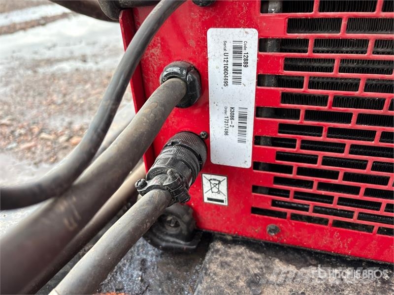Lincoln Electric of (3) Lincoln Electric Power Wave 80 A Soldadoras