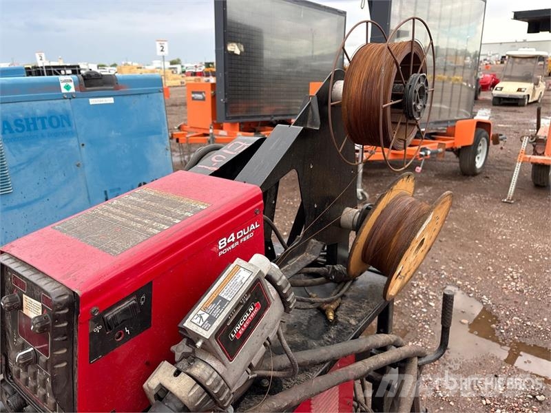 Lincoln Electric of (3) Lincoln Electric Power Wave 80 A Soldadoras