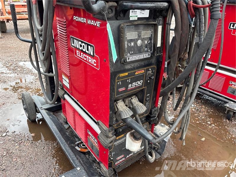 Lincoln Electric of (3) Lincoln Electric Power Wave 80 A Soldadoras