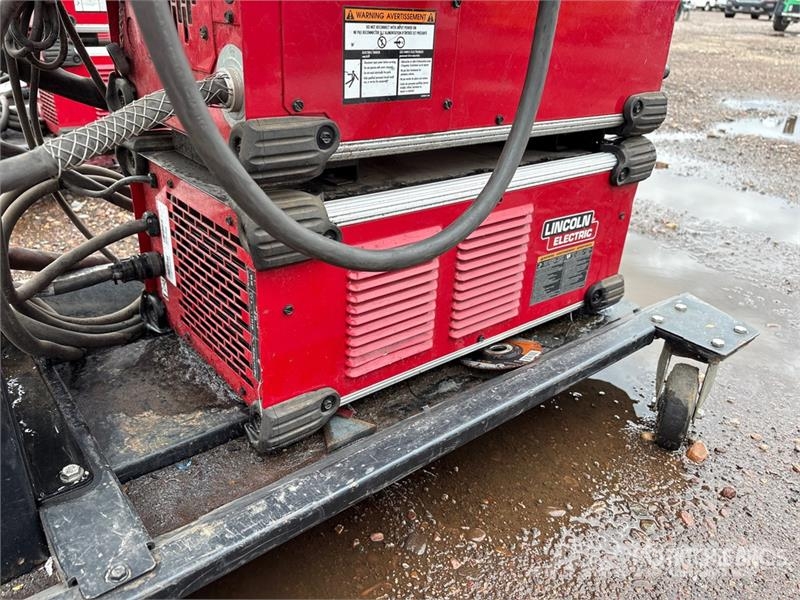 Lincoln Electric of (3) Lincoln Electric Power Wave 80 A Soldadoras