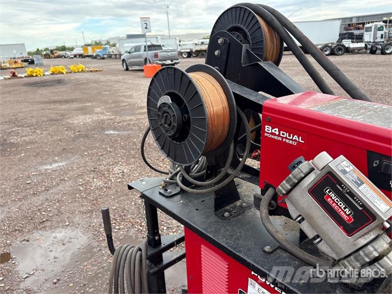 Lincoln Electric of (3) Lincoln Electric Power Wave 80 A Soldadoras