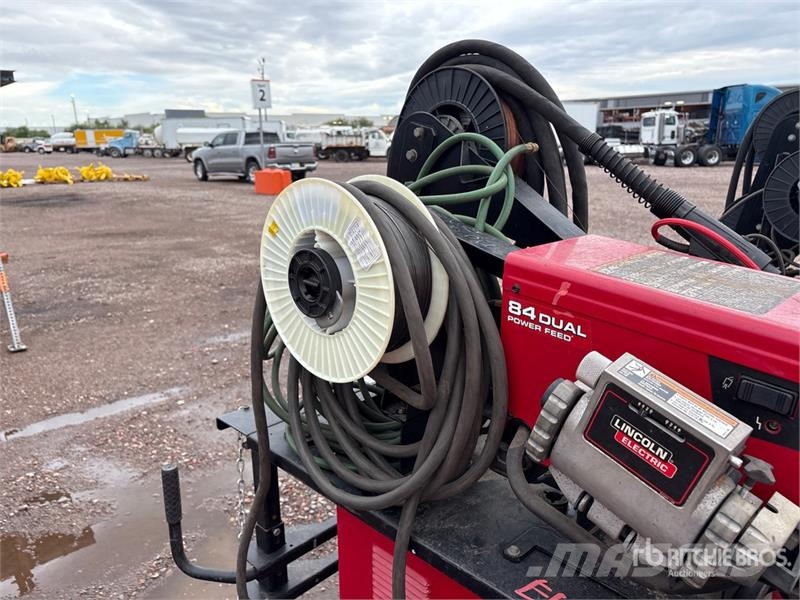 Lincoln Electric of (3) Lincoln Electric Power Wave 80 A Soldadoras