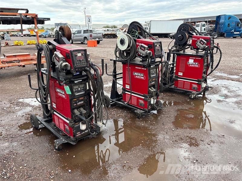 Lincoln Electric of (3) Lincoln Electric Power Wave 80 A Soldadoras