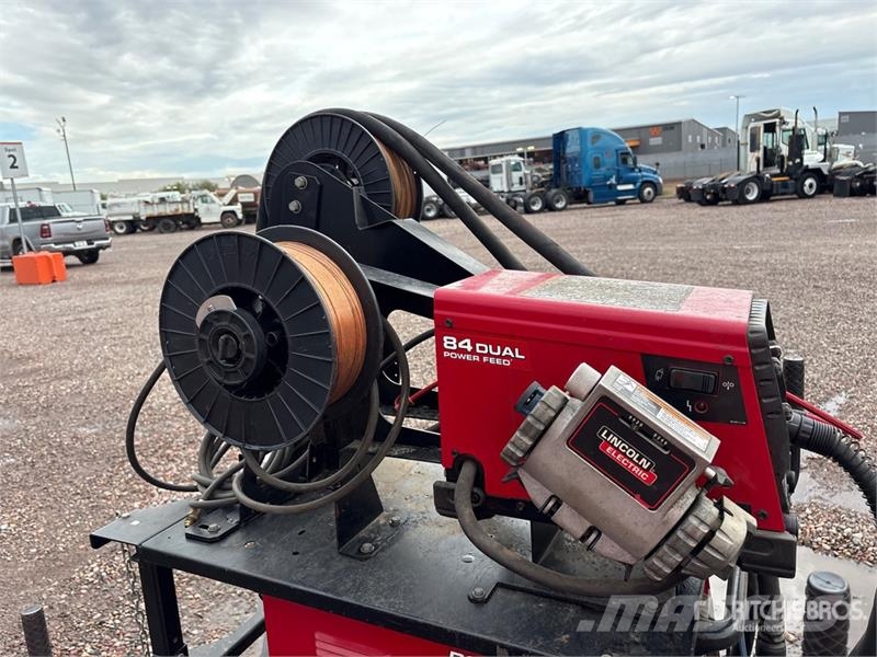 Lincoln Electric of (3) Lincoln Electric Power Wave 80 A Soldadoras