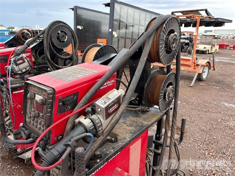 Lincoln Electric of (3) Lincoln Electric Power Wave 80 A Soldadoras