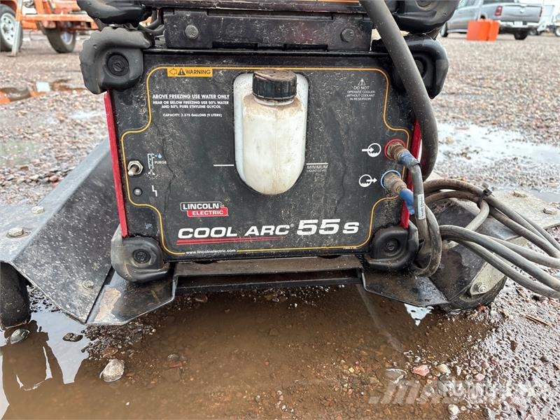 Lincoln Electric of (3) Lincoln Electric Power Wave 80 A Soldadoras