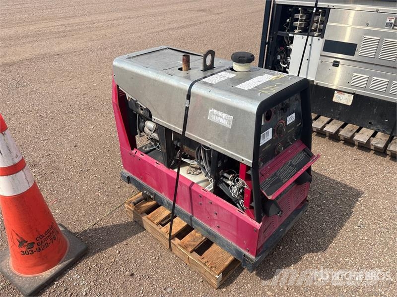 Lincoln GX300 300 A Gas Engine Driven Welder ماكينات لحام
