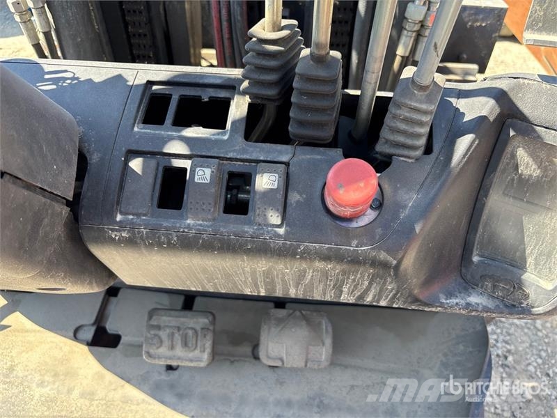 Linde E32CL Electric Forklift Electric forklifts