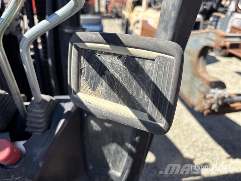 Linde E32CL Electric Forklift Electric forklifts