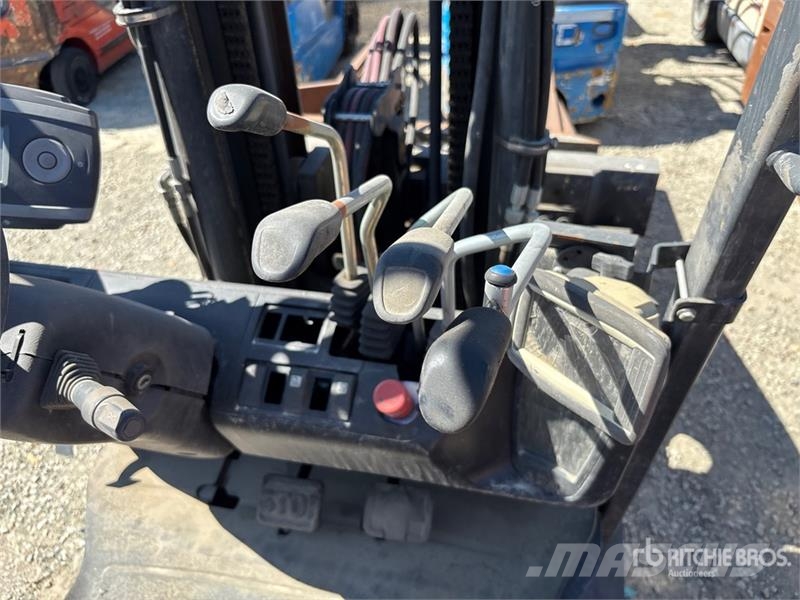 Linde E32CL Electric Forklift Electric forklifts