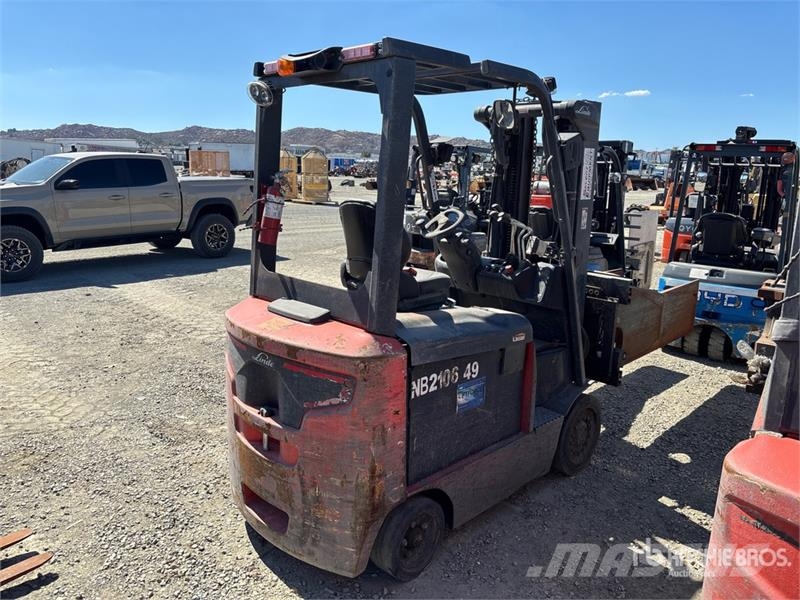 Linde E32CL Electric Forklift Electric forklifts