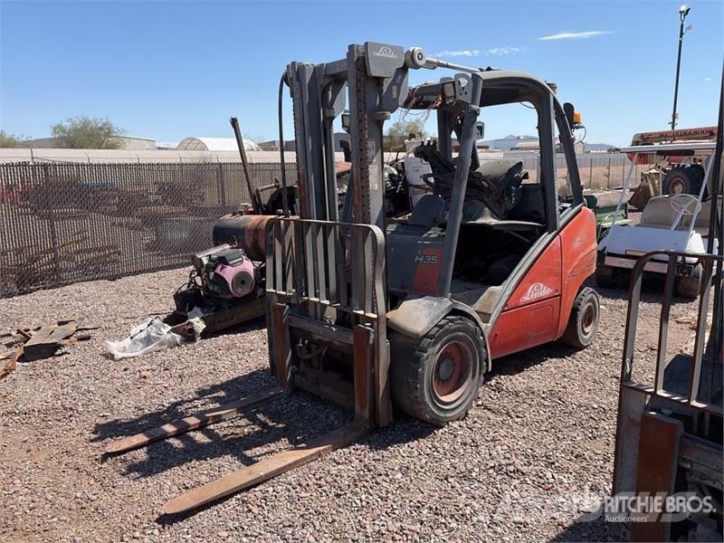 Linde H35D 7000 lb Pneumatic Tire Forklift Autres Chariots élévateurs