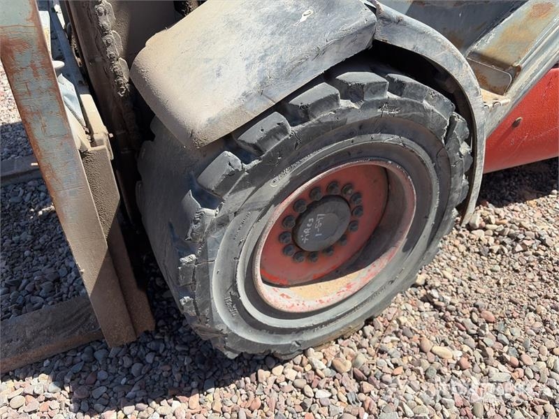 Linde H35D 7000 lb Pneumatic Tire Forklift Autres Chariots élévateurs