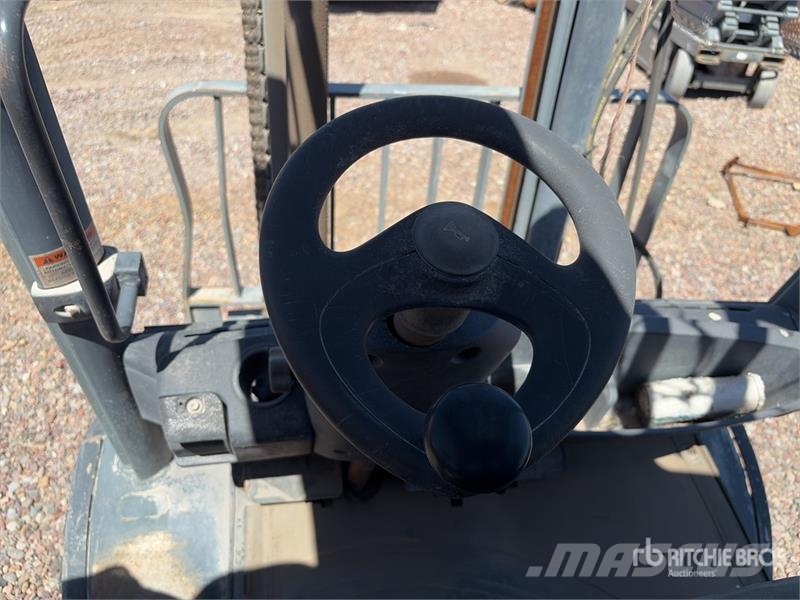 Linde H35D 7000 lb Pneumatic Tire Forklift Autres Chariots élévateurs