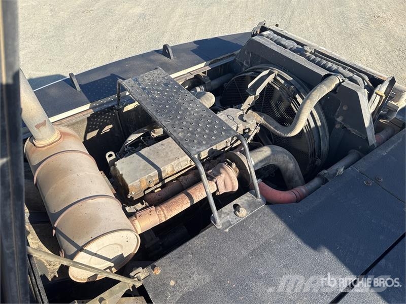 Link-Belt 330 LX Tracked Excavator Pásová rýpadla