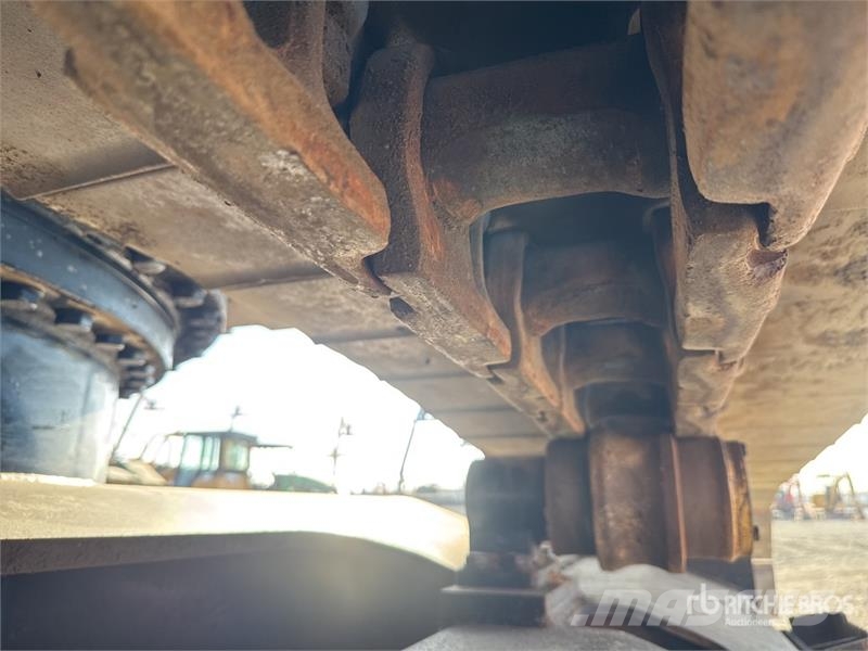 Link-Belt 330 LX Tracked Excavator Pásová rýpadla