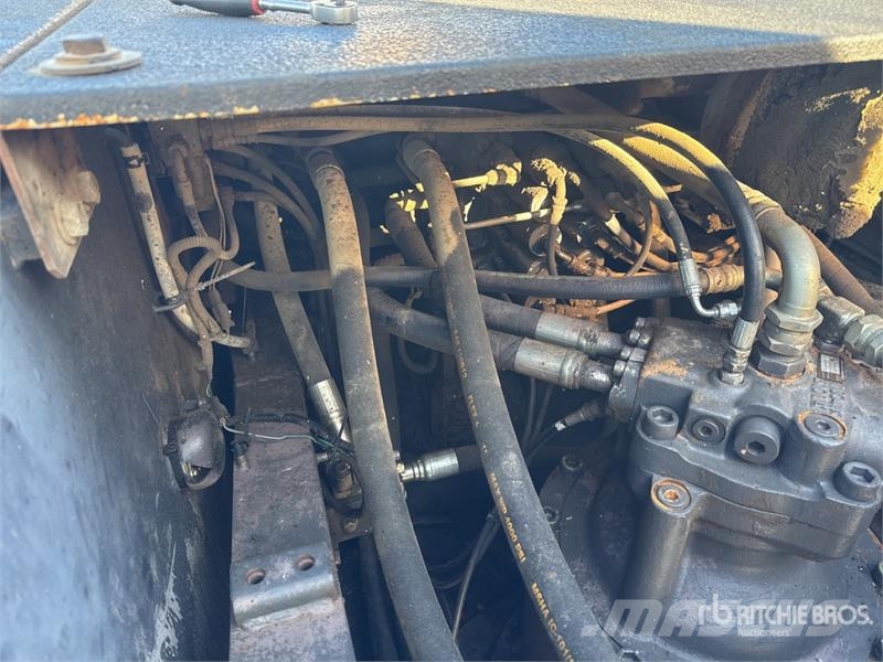 Link-Belt 330 LX Tracked Excavator Pásová rýpadla