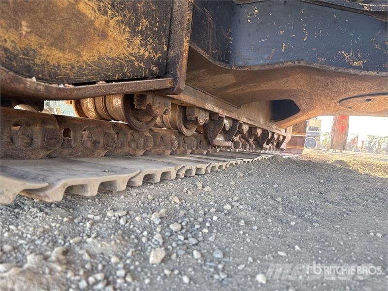 Link-Belt 330 LX Tracked Excavator Pásová rýpadla