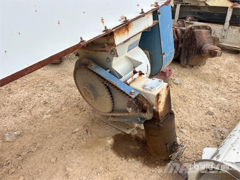 LMC L12FT 7 in x 12 ft Auger 建設機械 - その他