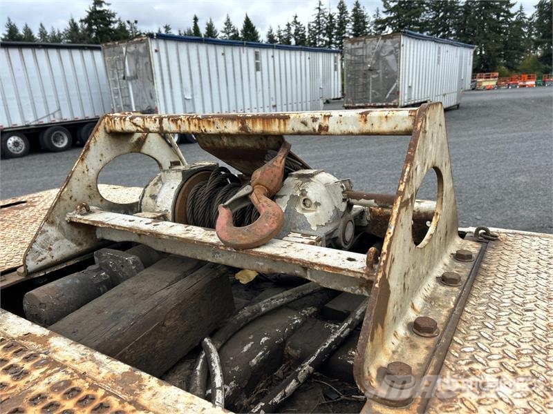 Load King HFT70 48 ft T/A Hydraulic Tail Trailer Dieplader