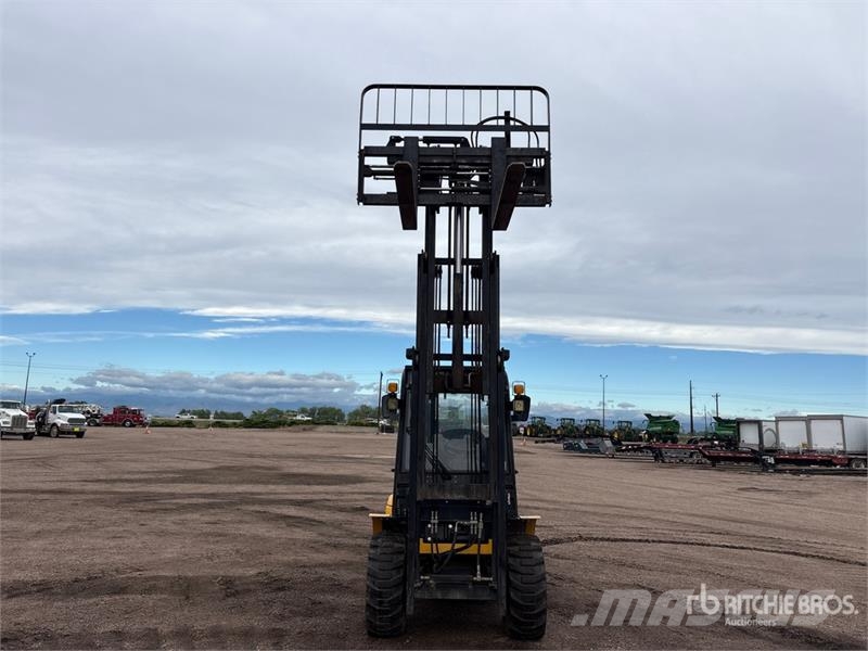 Load King LK 6MC42 6000 lb 4x4 Rough Terrain Forklift Maastotrukit