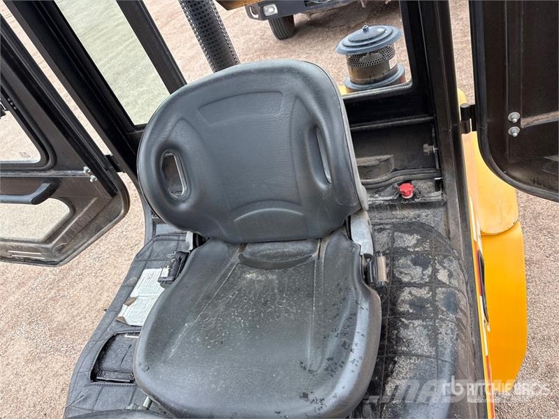 Load King LK 6MC42 6000 lb 4x4 Rough Terrain Forklift Maastotrukit